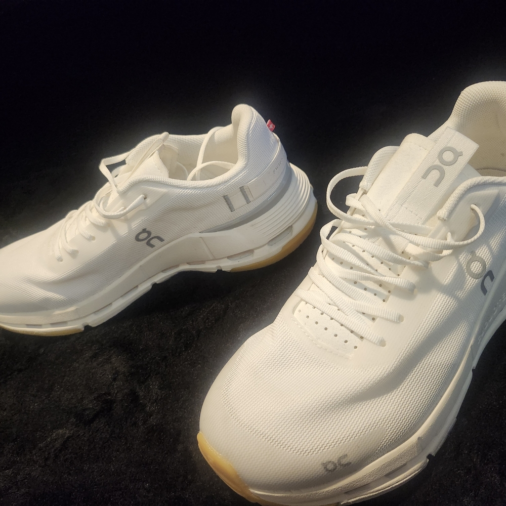 ONCLOUD Running White Athletic Sneakers - Picture 3 of 4